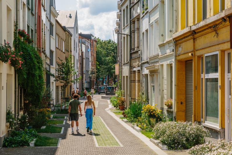 „Kertutca” projekt Antwerpenben. Forrás: https://www.eea.europa.eu/publications/who-benefits-from-nature-in/garden-streets-project-2018tuinstraten2019-in