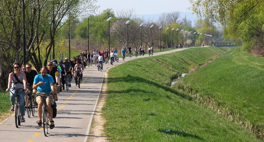 Cycling at Rákos-patak, Budapest 14th district