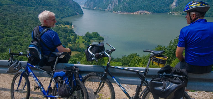Kerékpárút a Duna mentén a Vaskapunál (forrás: ACE-Adventure)
